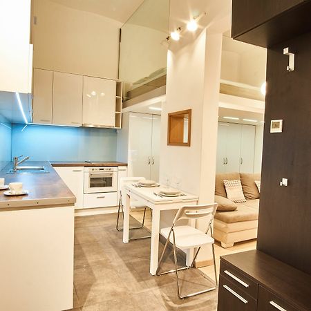 V27 Apartment | Hostaid Budapest Bagian luar foto