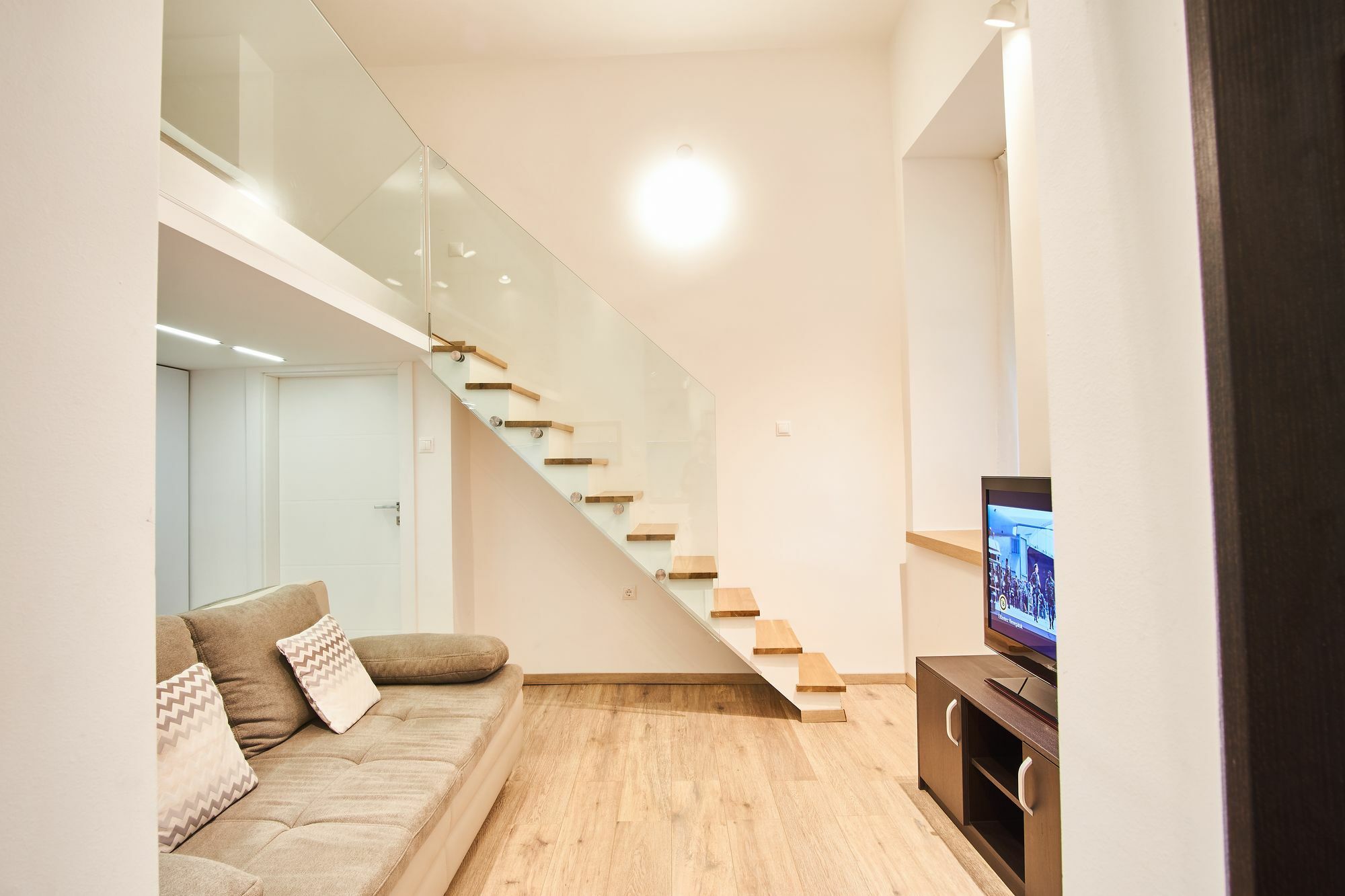 V27 Apartment | Hostaid Budapest Bagian luar foto