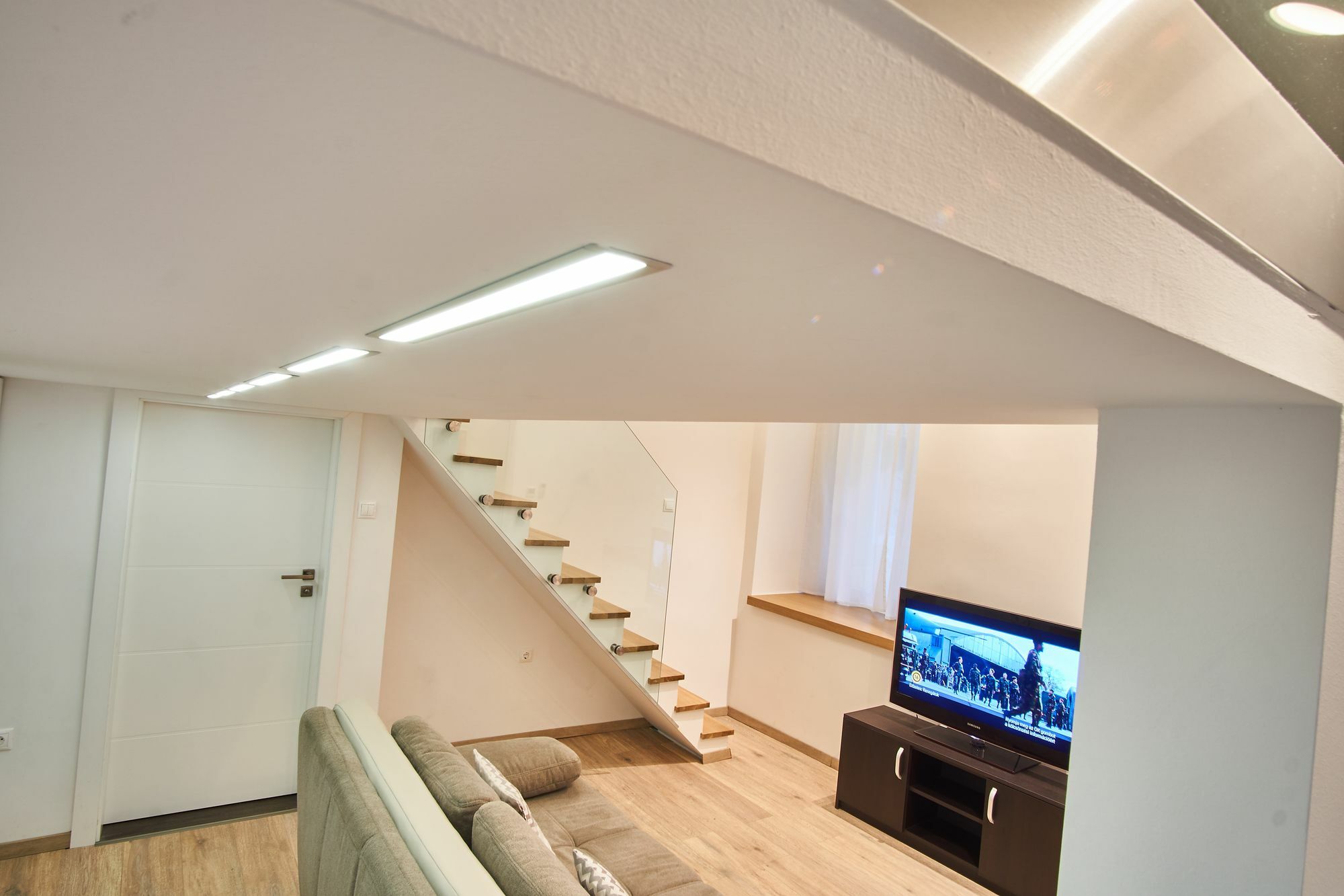 V27 Apartment | Hostaid Budapest Bagian luar foto