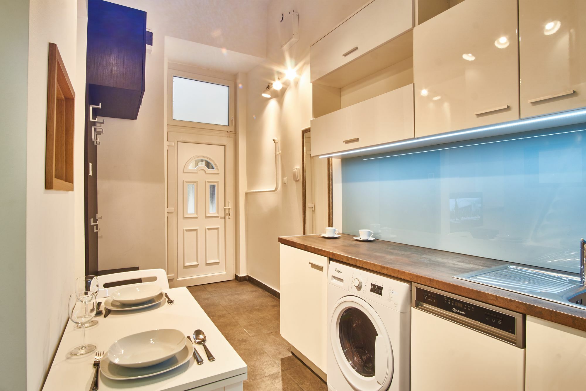 V27 Apartment | Hostaid Budapest Bagian luar foto
