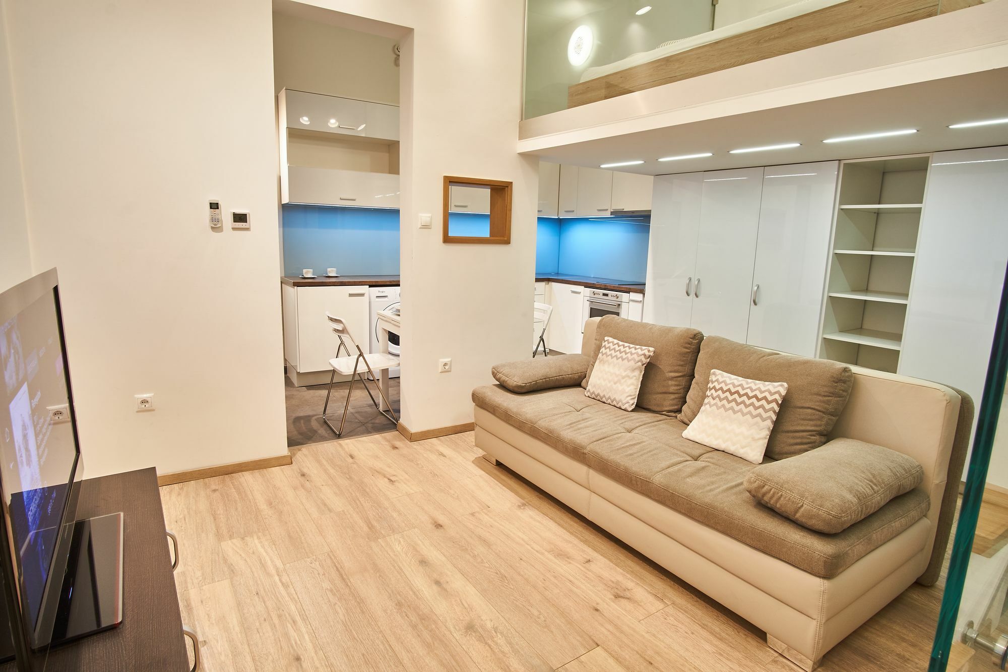 V27 Apartment | Hostaid Budapest Bagian luar foto